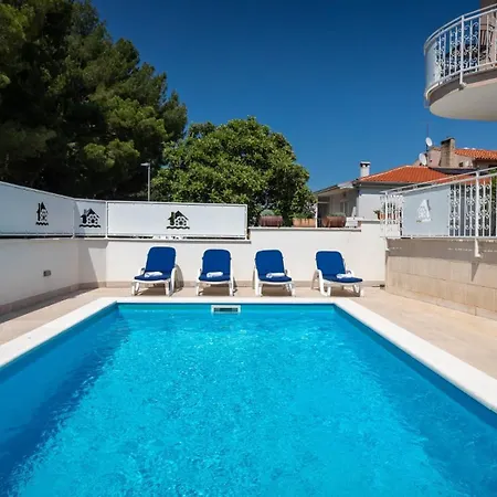 Alte Muhle With Pool And Jacuzzi In Novigrad