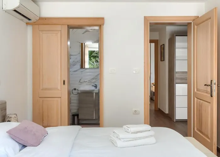 Alte Muhle With Pool And Jacuzzi In Novigrad Villa *