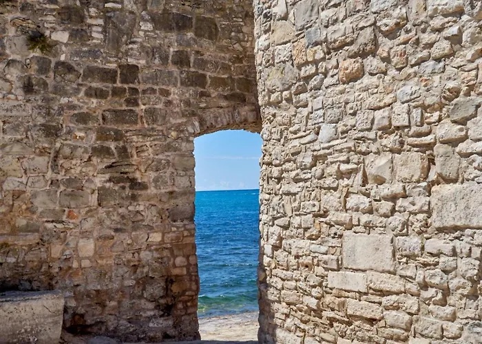 Villa Alte Muhle With Pool And Jacuzzi In Novigrad Novigrad Istria