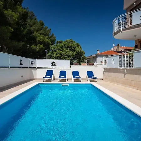 Alte Muhle With Pool And Jacuzzi In Novigrad