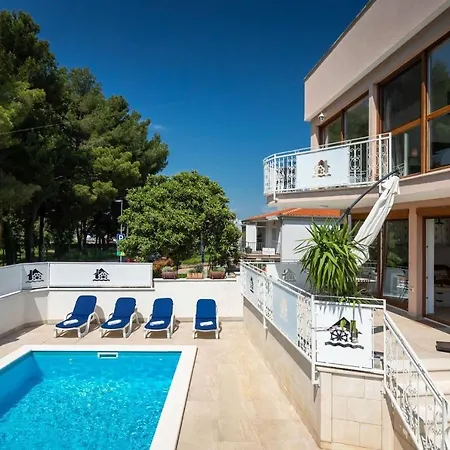 Alte Muhle With Pool And Jacuzzi In Novigrad Novigrad Istria