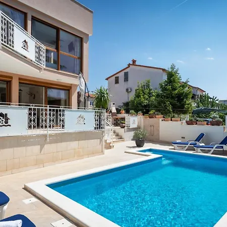 Alte Muhle With Pool And Jacuzzi In Novigrad Novigrad Istria