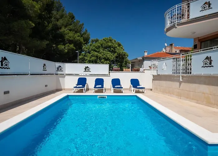 Alte Muhle With Pool And Jacuzzi In Novigrad